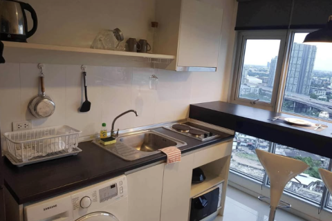 Студия в кондо в Клонг Тоэй, Бангкок, Таиланд № 151381 - фото 3