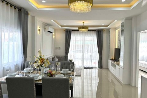 Maison à Pattaya, Thaïlande 3 chambres № 151376 - photo 6