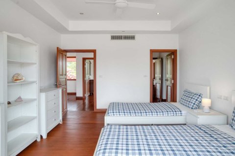 House in Bang Tao, Thailand 4 bedrooms № 36583 - photo 16