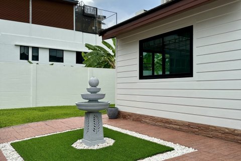 Дом в Хуай Кванге, Бангкок, Таиланд с 3 спальнями  № 144920 - фото 2