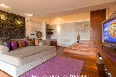 Villa in Kamala, Thailand 5 bedrooms № 179794 - photo 2