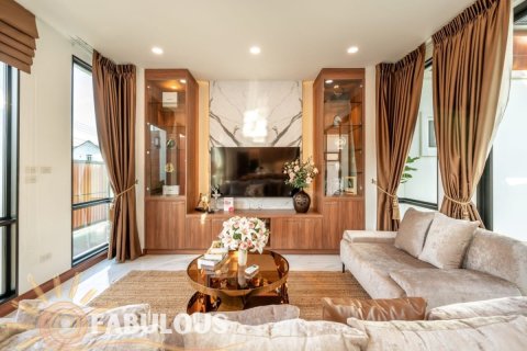 Villa in Chalong, Thailand 2 bedrooms № 179793 - photo 9
