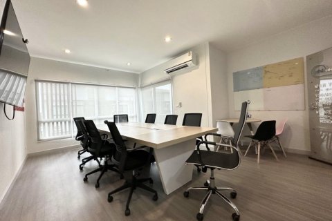 Таунхаус в Банг Кхене, Бангкок, Таиланд с 4 спальнями  № 141737 - фото 2