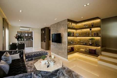 Townhouse in Rat Burana, Bangkok, Thailand 3 bedrooms № 163571 - photo 2