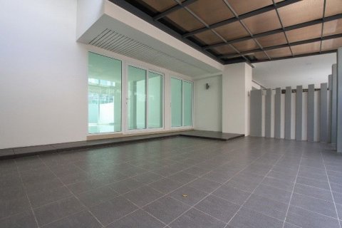 Townhouse in Wang Thonglang, Bangkok, Thailand 3 bedrooms № 163577 - photo 6