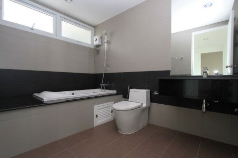 Townhouse in Wang Thonglang, Bangkok, Thailand 3 bedrooms № 163577 - photo 19