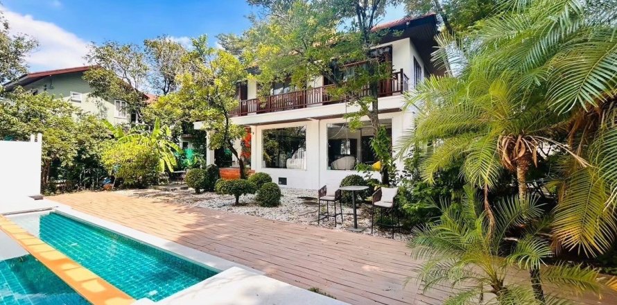 Maison à Suan Luang, Bangkok, Thaïlande 8 chambres № 163575