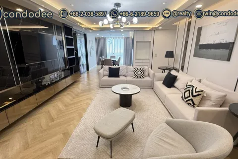 Condo in Watthana, Bangkok, Thailand, 3 bedrooms № 201361 - photo 2