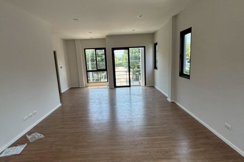 Дом в Тунг Кхру, Бангкок, Таиланд с 4 спальнями  № 151186 - фото 9