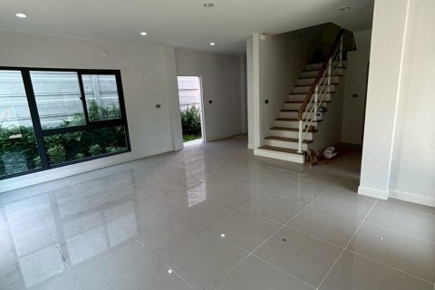 Дом в Тунг Кхру, Бангкок, Таиланд с 4 спальнями  № 151186 - фото 2