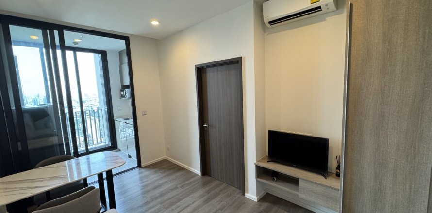 Studio in the Condo in Phra Khanong, Bangkok, Thailand  № 151183