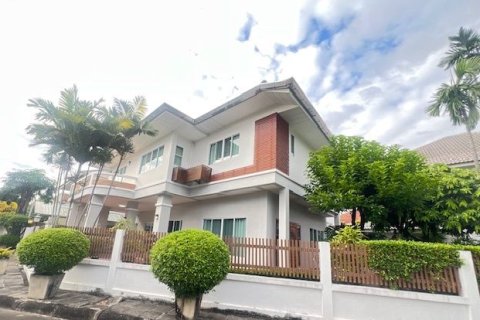 Дом в Чиангмае, Таиланд с 4 спальнями  № 151184 - фото 1