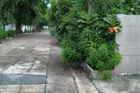 Land in Sai Mai, Bangkok, Thailand 436 sq.m. № 157918 - photo 2