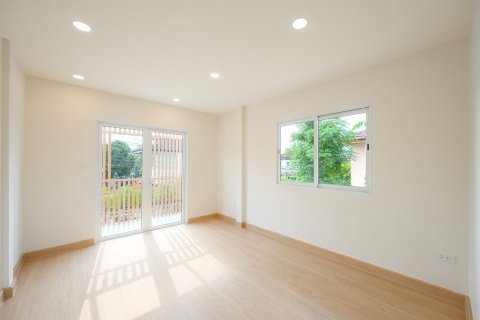 Дом в Лат Пхрау, Бангкок, Таиланд с 4 спальнями  № 173576 - фото 7