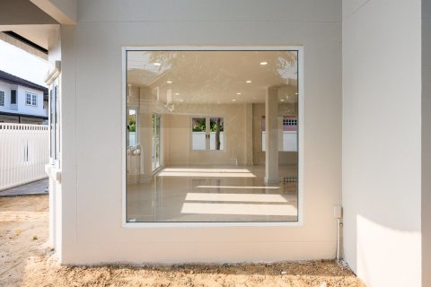 Дом в Лат Пхрау, Бангкок, Таиланд с 4 спальнями  № 173576 - фото 3