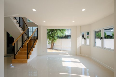 Дом в Лат Пхрау, Бангкок, Таиланд с 4 спальнями  № 173576 - фото 22