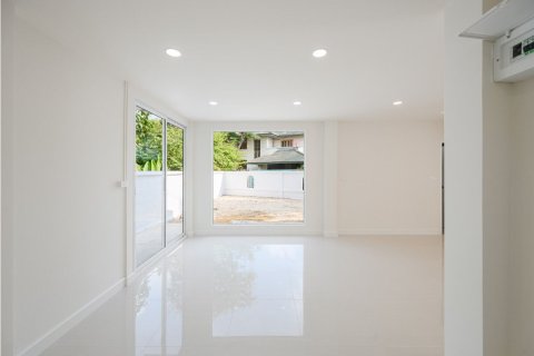 Дом в Лат Пхрау, Бангкок, Таиланд с 4 спальнями  № 173576 - фото 16