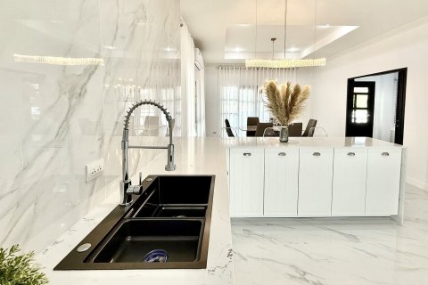 Вилла в Паттайе, Таиланд с 3 спальнями  № 173575 - фото 10