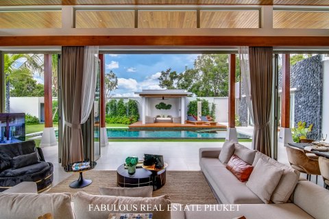 Villa in Bang Tao, Thailand 4 bedrooms № 179819 - photo 4