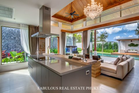 Villa in Bang Tao, Thailand 4 bedrooms № 179819 - photo 7