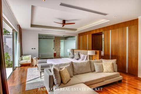 Villa in Bang Tao, Thailand 4 bedrooms № 179819 - photo 12