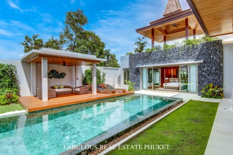 Villa in Bang Tao, Thailand 4 bedrooms № 179819 - photo 2