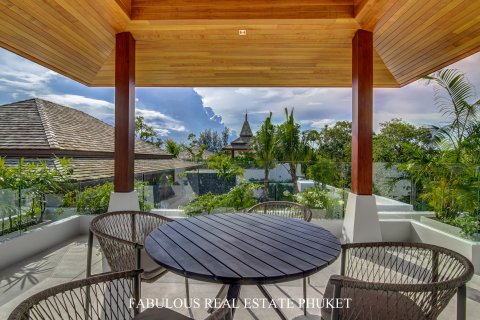 Villa in Bang Tao, Thailand 4 bedrooms № 179819 - photo 8