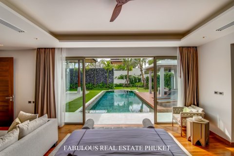Villa in Bang Tao, Thailand 4 bedrooms № 179819 - photo 5