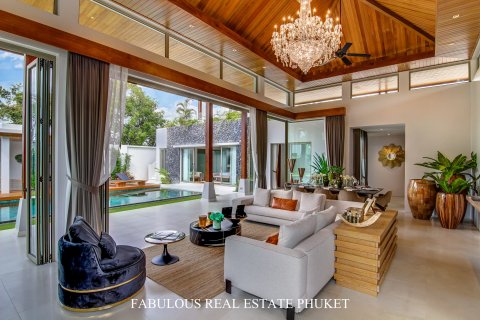 Villa in Bang Tao, Thailand 4 bedrooms № 179819 - photo 10