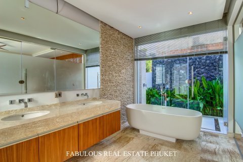 Villa in Bang Tao, Thailand 4 bedrooms № 179819 - photo 15