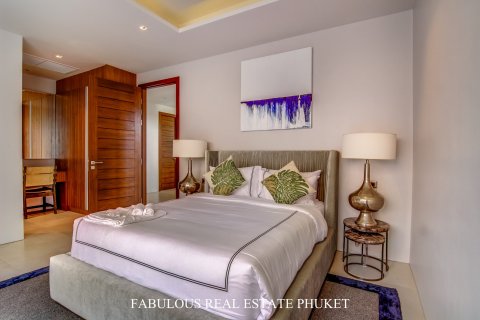 Villa in Bang Tao, Thailand 4 bedrooms № 179819 - photo 17