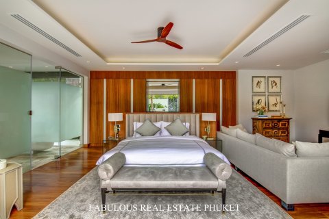 Villa in Bang Tao, Thailand 4 bedrooms № 179819 - photo 13