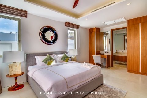 Villa in Bang Tao, Thailand 4 bedrooms № 179819 - photo 19