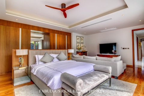 Villa in Bang Tao, Thailand 4 bedrooms № 179819 - photo 14