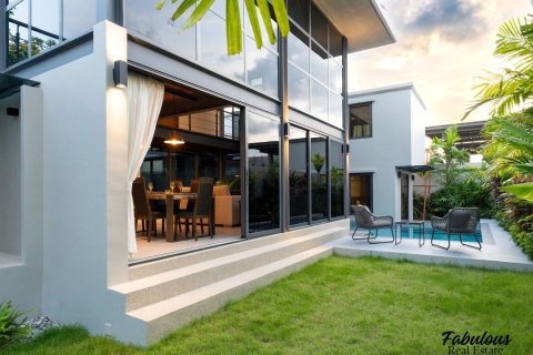 Villa in Bang Tao, Thailand 2 bedrooms № 179820 - photo 14