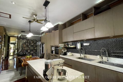 Villa in Kata, Thailand 5 bedrooms № 179821 - photo 13