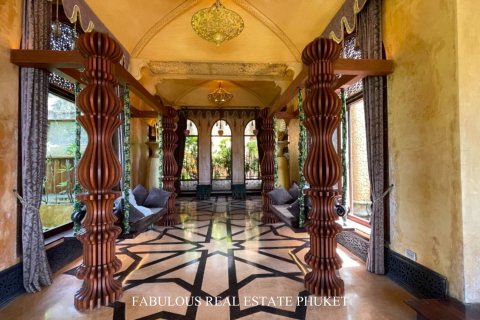 Villa in Kata, Thailand 5 bedrooms № 179821 - photo 2