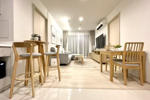 Кондоминиум с 2 спальнями в Патхум Ване, Бангкок, Таиланд № 171944 - фото 9