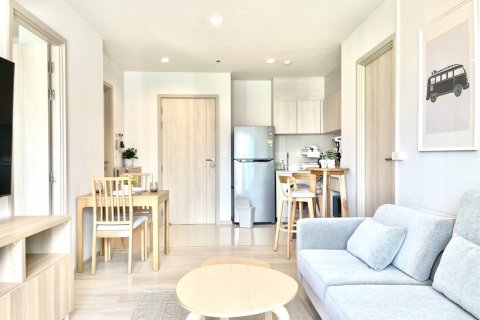 Кондоминиум с 2 спальнями в Патхум Ване, Бангкок, Таиланд № 171944 - фото 2