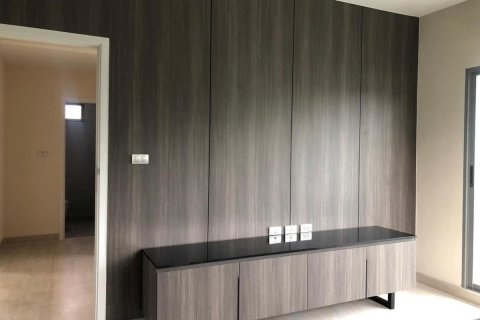 House in Lat Krabang, Bangkok, Thailand 4 bedrooms № 171940 - photo 8