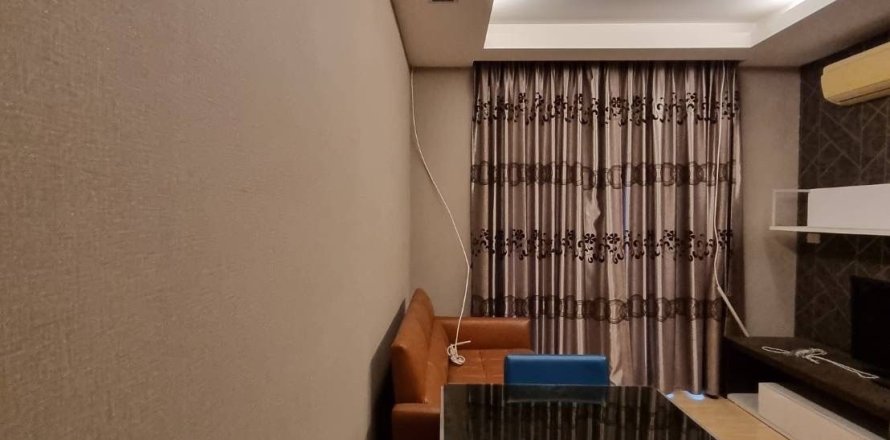 Studio dans le Condo à Huai Khwang, Bangkok, Thaïlande  № 171943