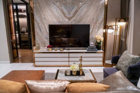 Condo in Bangkok, Thailand, 3 bedrooms № 114828 - photo 5