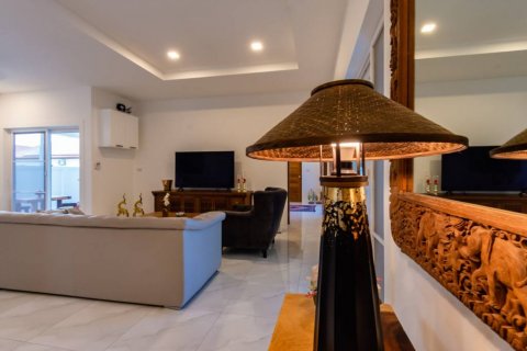 Villa in Pran Buri, Thailand 3 bedrooms № 114829 - photo 10