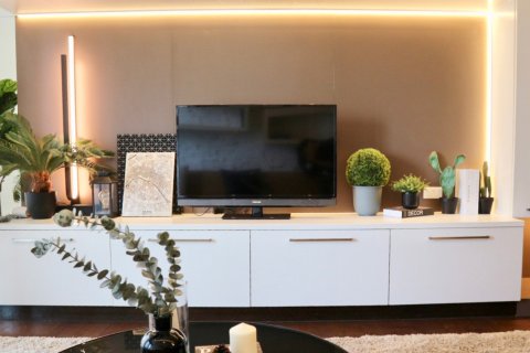 Condo in Bangkok, Thailand, 2 bedrooms  № 181006 - photo 9