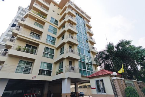 Condo in Bangkok, Thailand, 2 bedrooms  № 181008 - photo 16