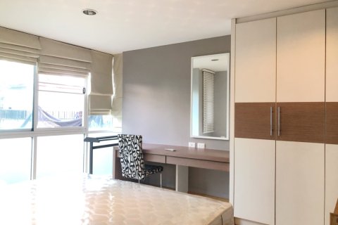Condo in Bangkok, Thailand, 2 bedrooms  № 181008 - photo 3