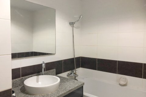 Condo in Bangkok, Thailand, 2 bedrooms  № 181008 - photo 5