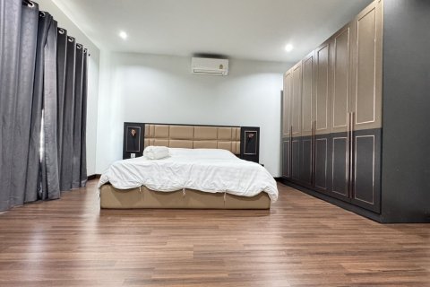 Maison à Nakhon Ratchasima, Thaïlande 4 chambres № 161697 - photo 2