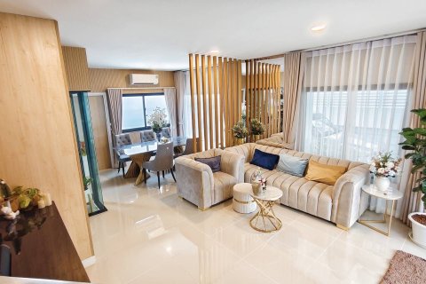 Maison à Pathum Thani, Thaïlande 4 chambres № 161692 - photo 2