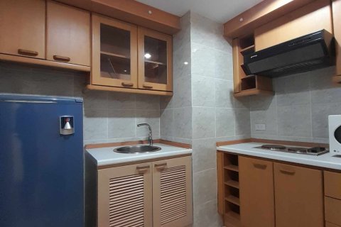 Студия в кондо в Клонг Тоэй, Бангкок, Таиланд № 161691 - фото 2